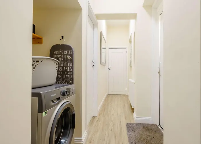 3 Bed In Whitby Oc-90809 *