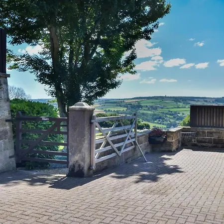 3 Bed In Whitby Oc-90809 *
